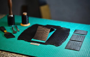 ví gấp da cá sấu Pháp thủ công