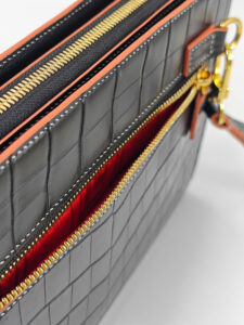 Clutch cầm tay da cá sấu