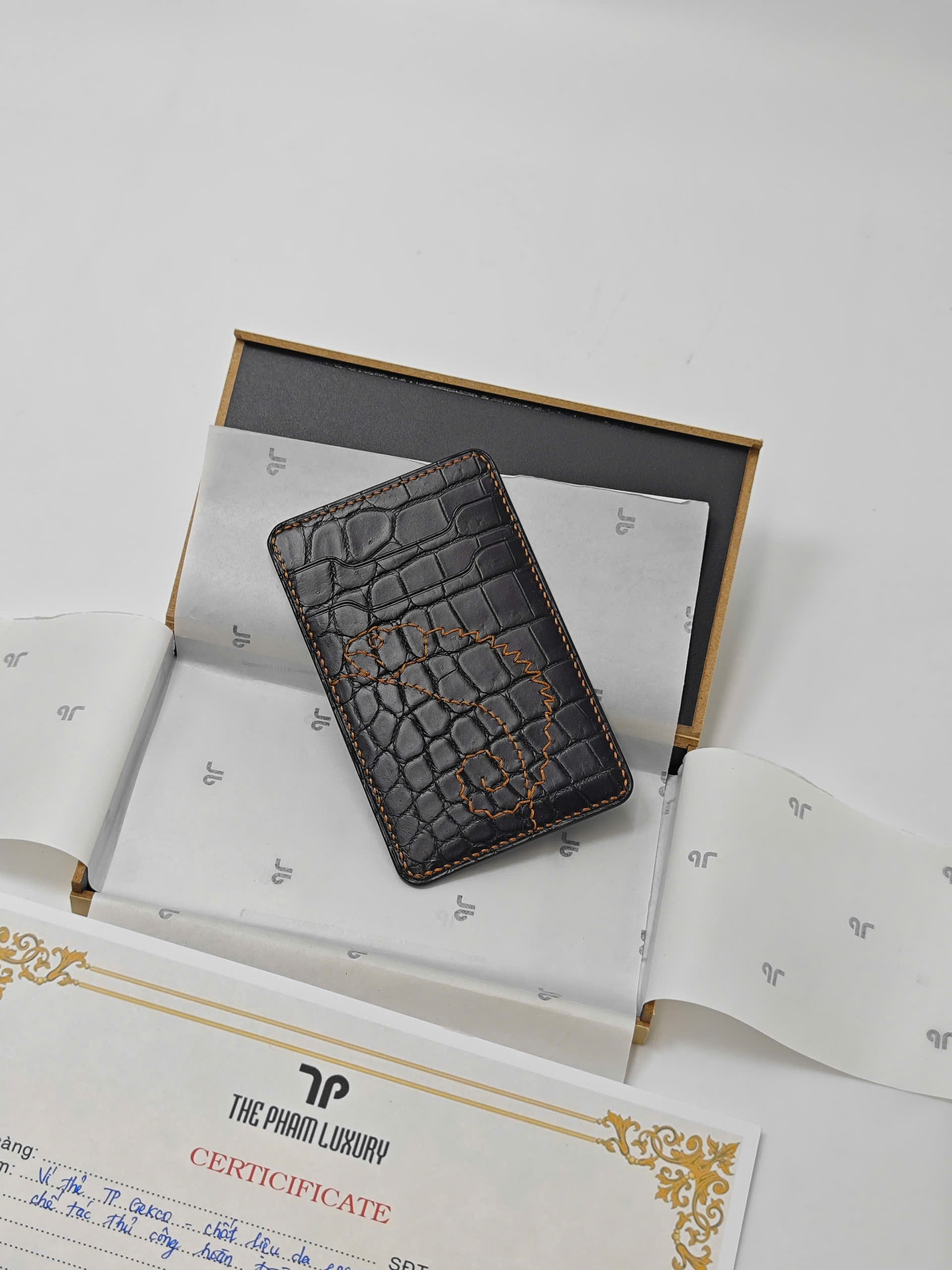 TP Gecko Signature – ví thẻ da cá sấu thủ công - Hình ảnh 5