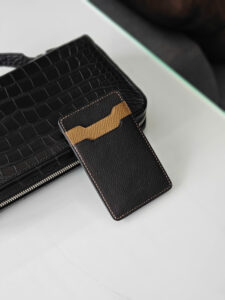 phối ví da nhỏ với túi xách