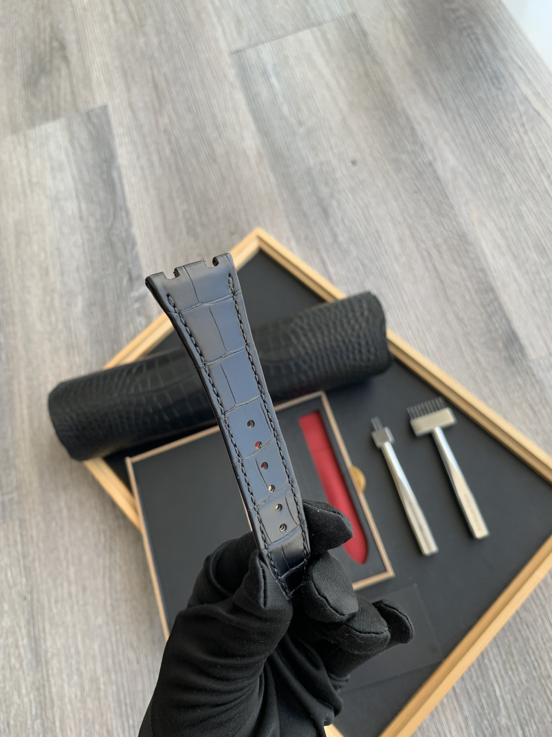 Dây đồng hồ Audemars Piguet da cá sấu Pháp vân bụng màu đen - Hình ảnh 7