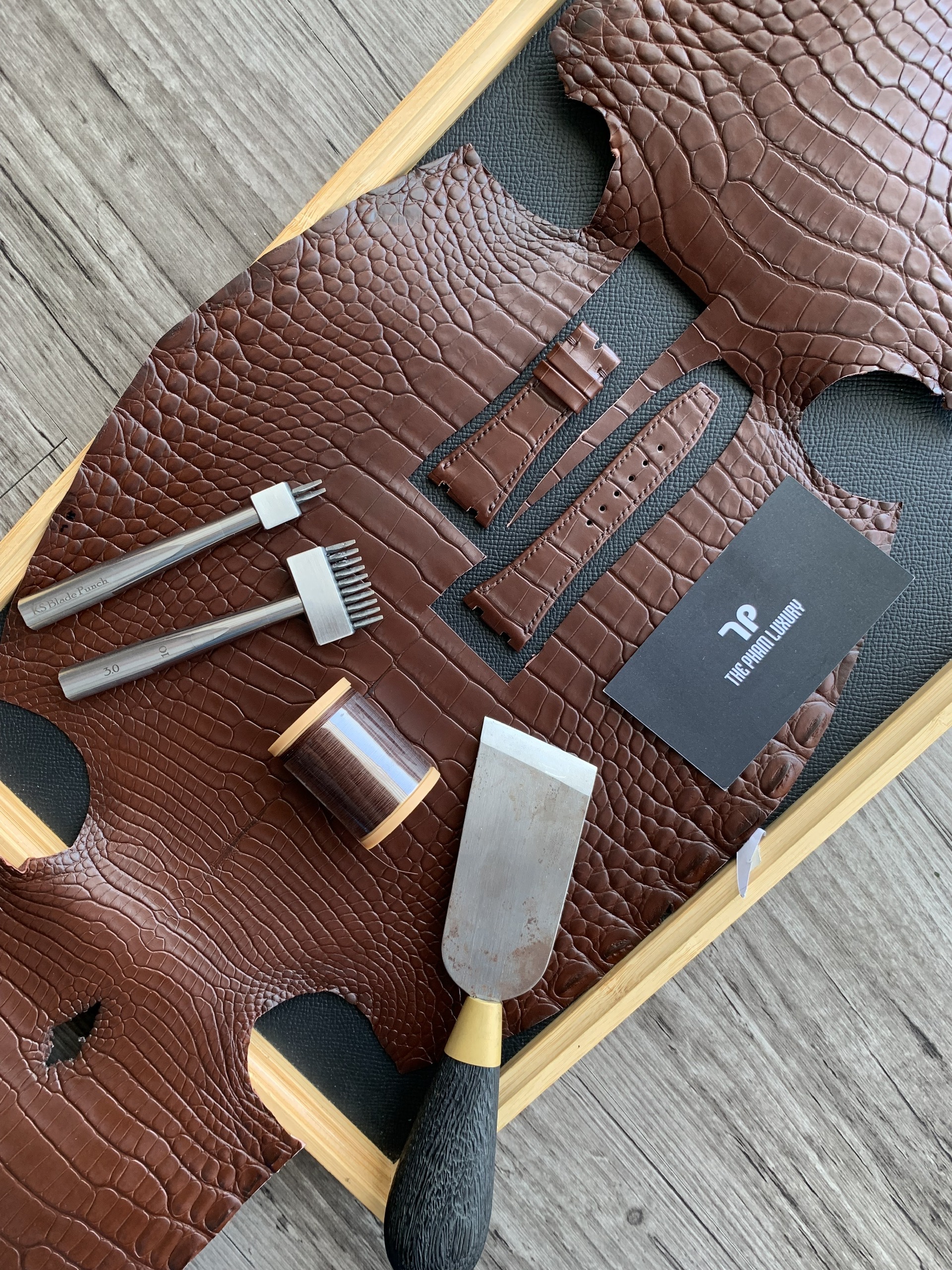 Dây đồng hồ Audemars Piguet da cá sấu Pháp vân bụng màu nâu - Hình ảnh 8