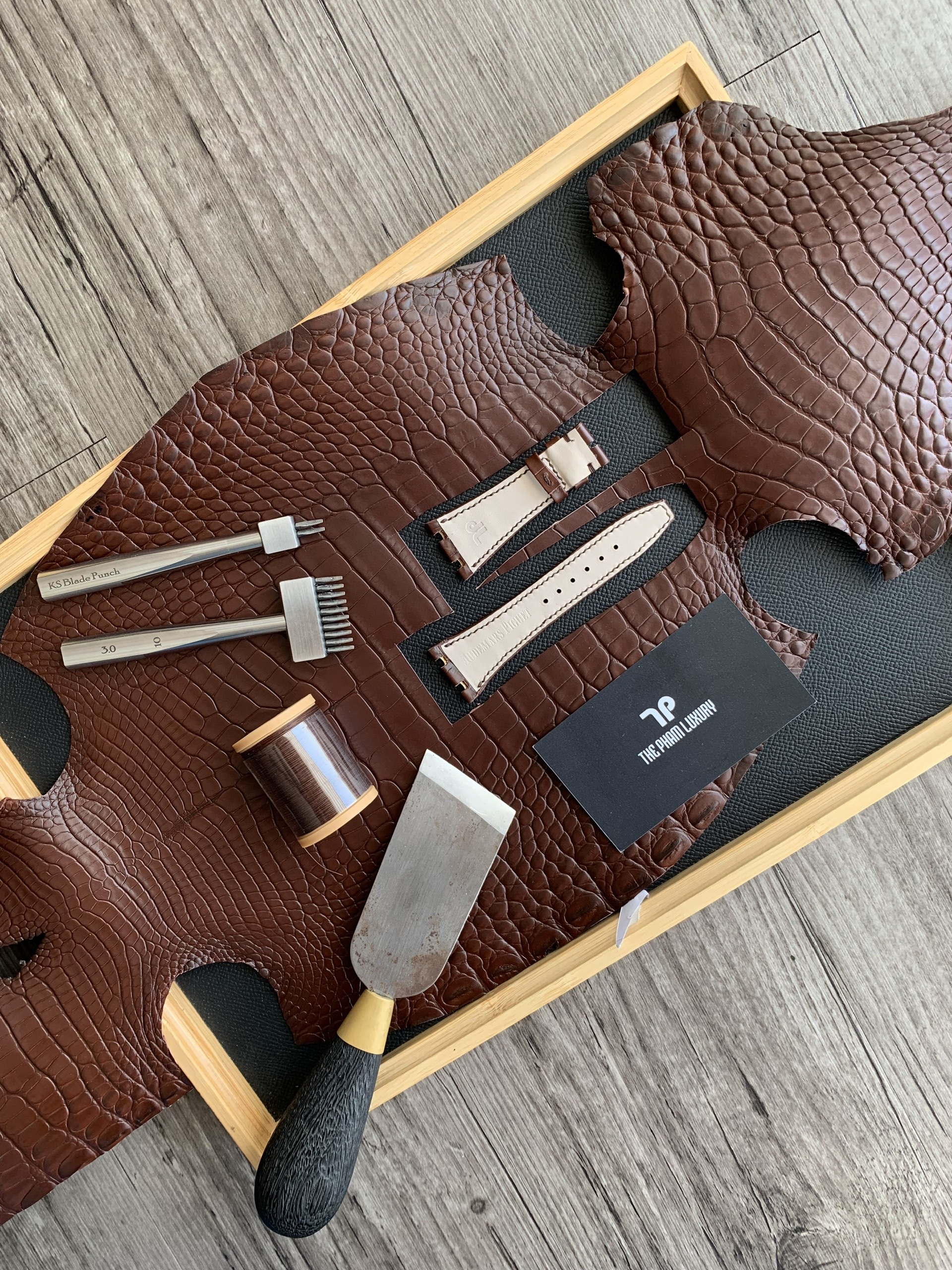 Dây đồng hồ Audemars Piguet da cá sấu Pháp vân bụng màu nâu - Hình ảnh 7