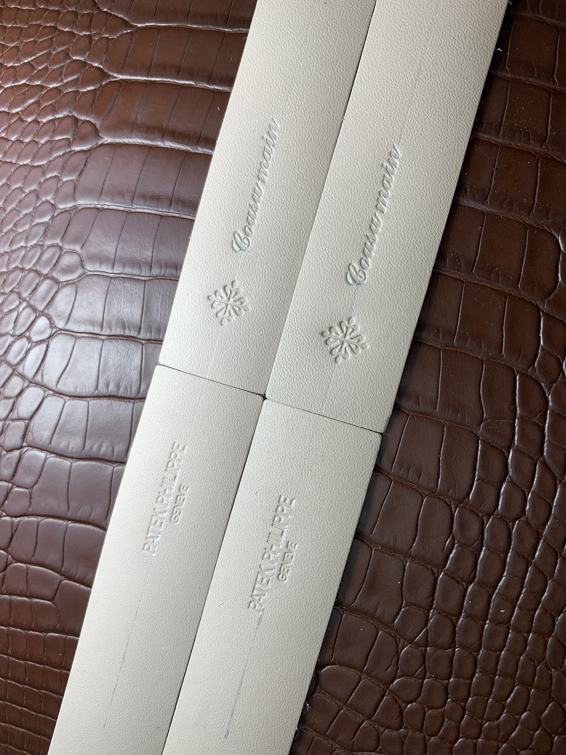 Dây đồng hồ Audemars Piguet da cá sấu Pháp vân bụng màu nâu - Hình ảnh 9