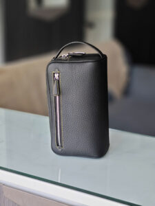 Túi golf cầm tay nam da bò thật