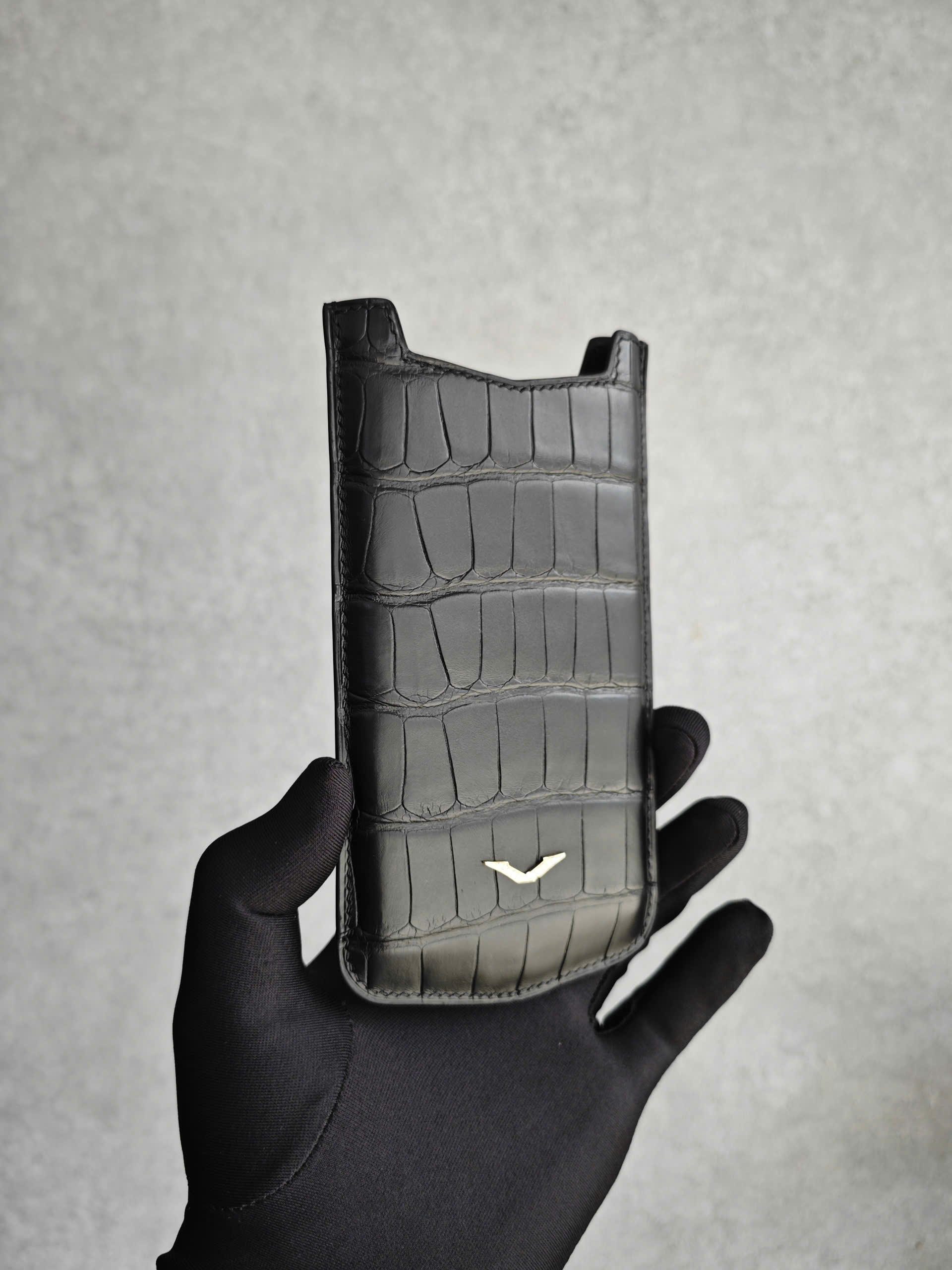 Bao da điện thoại Aster P da cá sấu Pháp màu đen - Hình ảnh 5