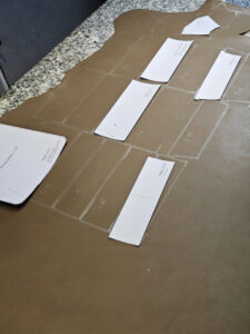 Ví dài thủ công may tay – Quy trình thực hiện chi tiết từ xưởng Thế Phạm