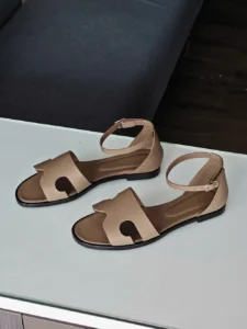 TP Bella Sandal: Khi Sự Tinh Tế Của "Cánh Bướm" Được Nâng Cấp Bằng Sự Thấu Hiểu