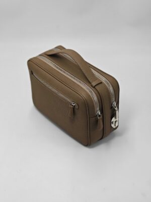 TP Valet Clutch nhìn từ trên xuống